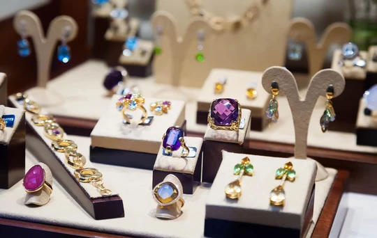 Day to Night: Styling Your Pendant with Effortless Ease