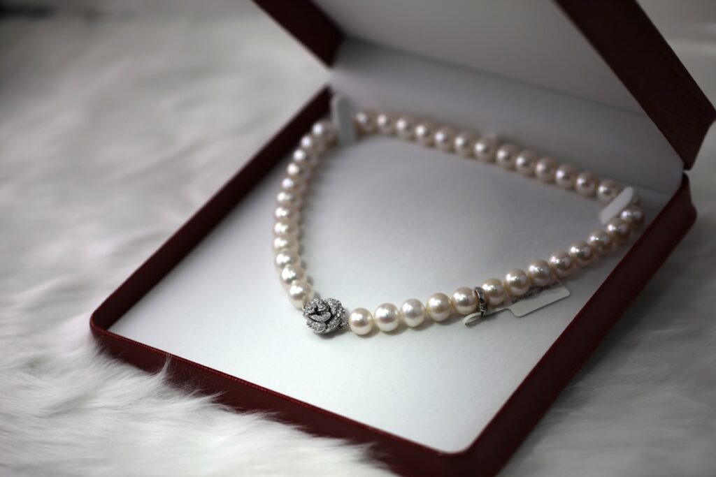 How to Care for Your Gold Jewellery: The Complete Guide